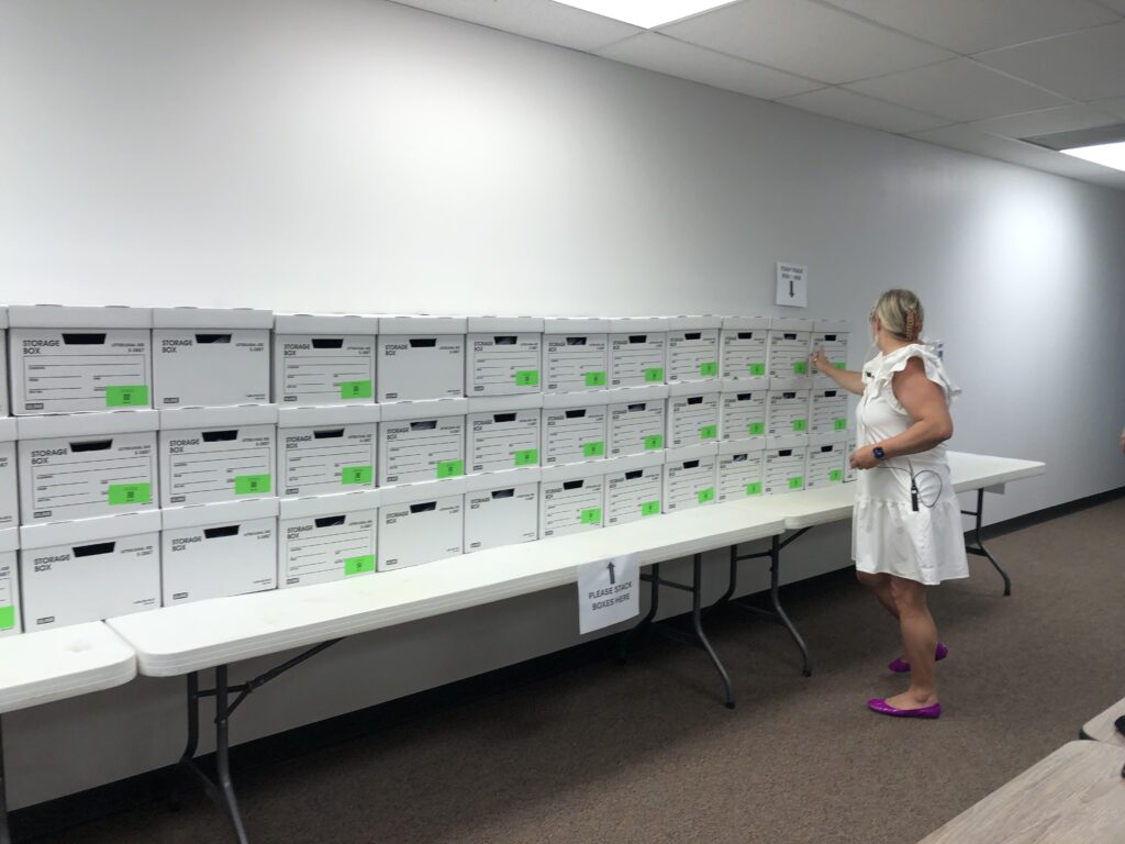 Boxes containing signatures in support of SQ 832.