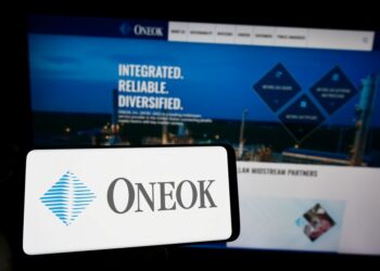 ONEOK says two directors will retire at May annual meeting