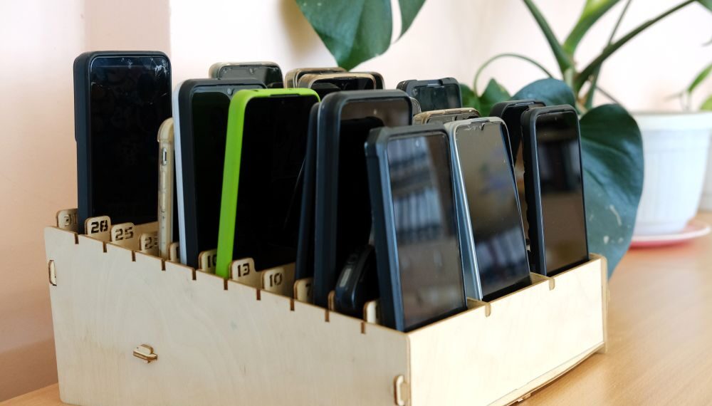 Senate advances bill to extend ‘bell to bell’ cellphone ban in schools