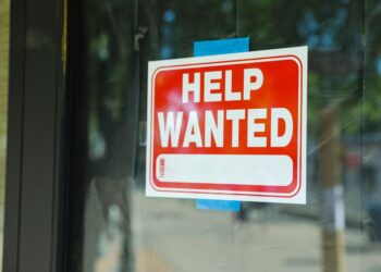 Survey: Economists warn minimum wage hikes could raise costs, hurt small businesses
