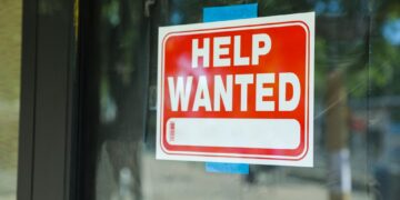 Survey: Economists warn minimum wage hikes could raise costs, hurt small businesses