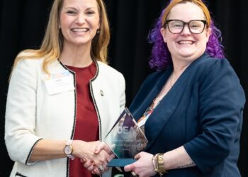 Hicks receives OEA Outstanding Legislator Award