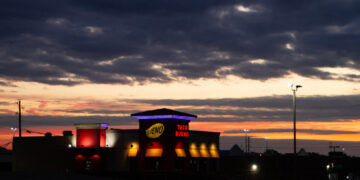 Oklahomans already cutting back on restaurants as SQ 832 debate continues